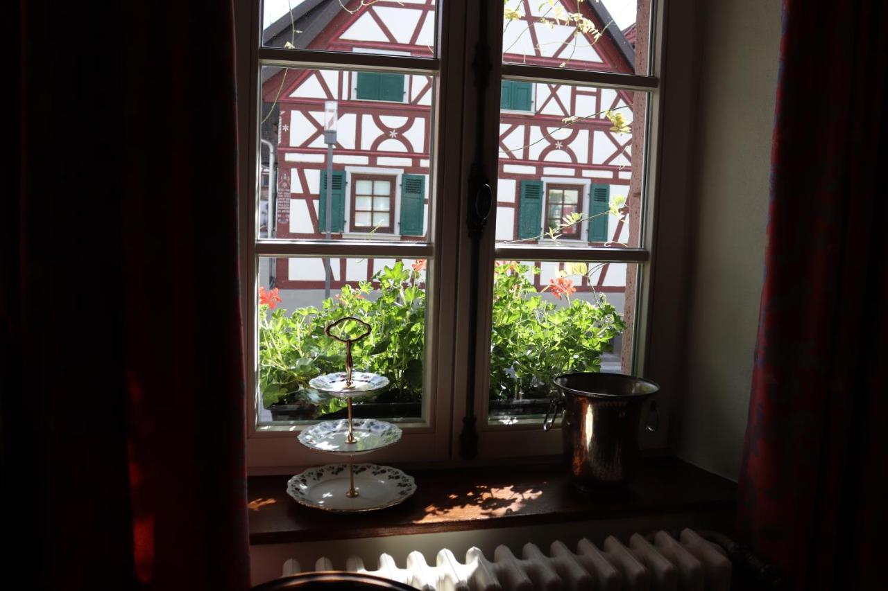 Hotel De Charme 'Zum Schiff' Иффецхайм Экстерьер фото